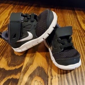 Nike toddler sneakers